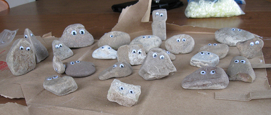 how to make your own pet prayer rock - things i green and do not green