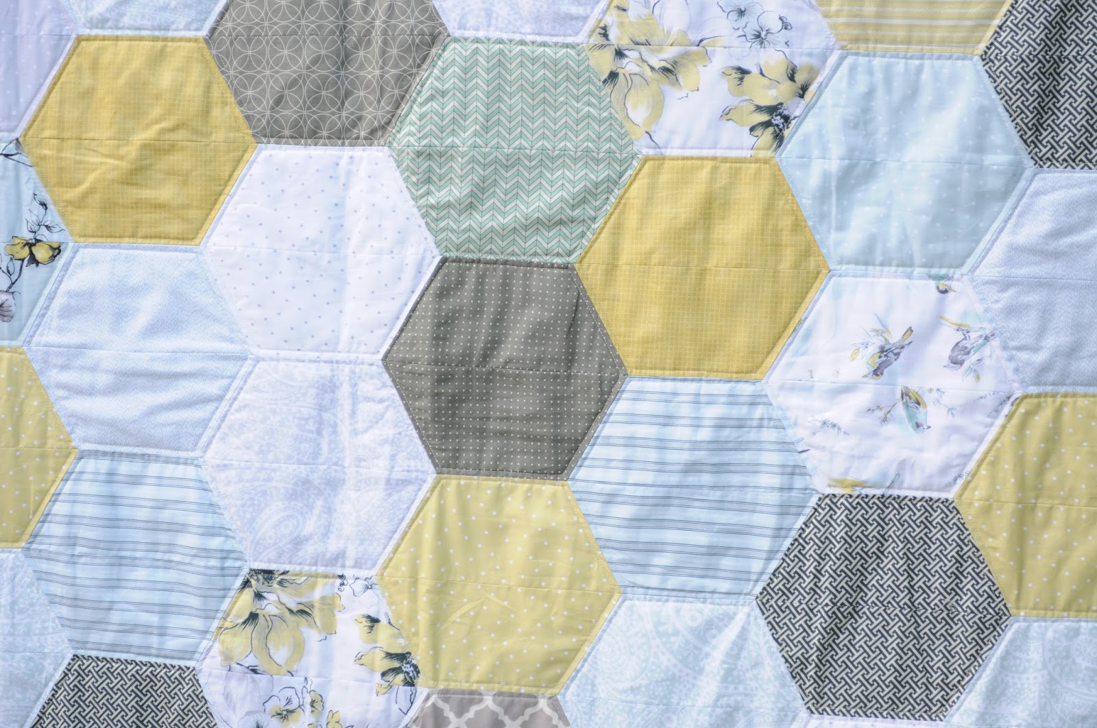 the-little-fabric-blog-half-hexi-quilt-a-giveaway