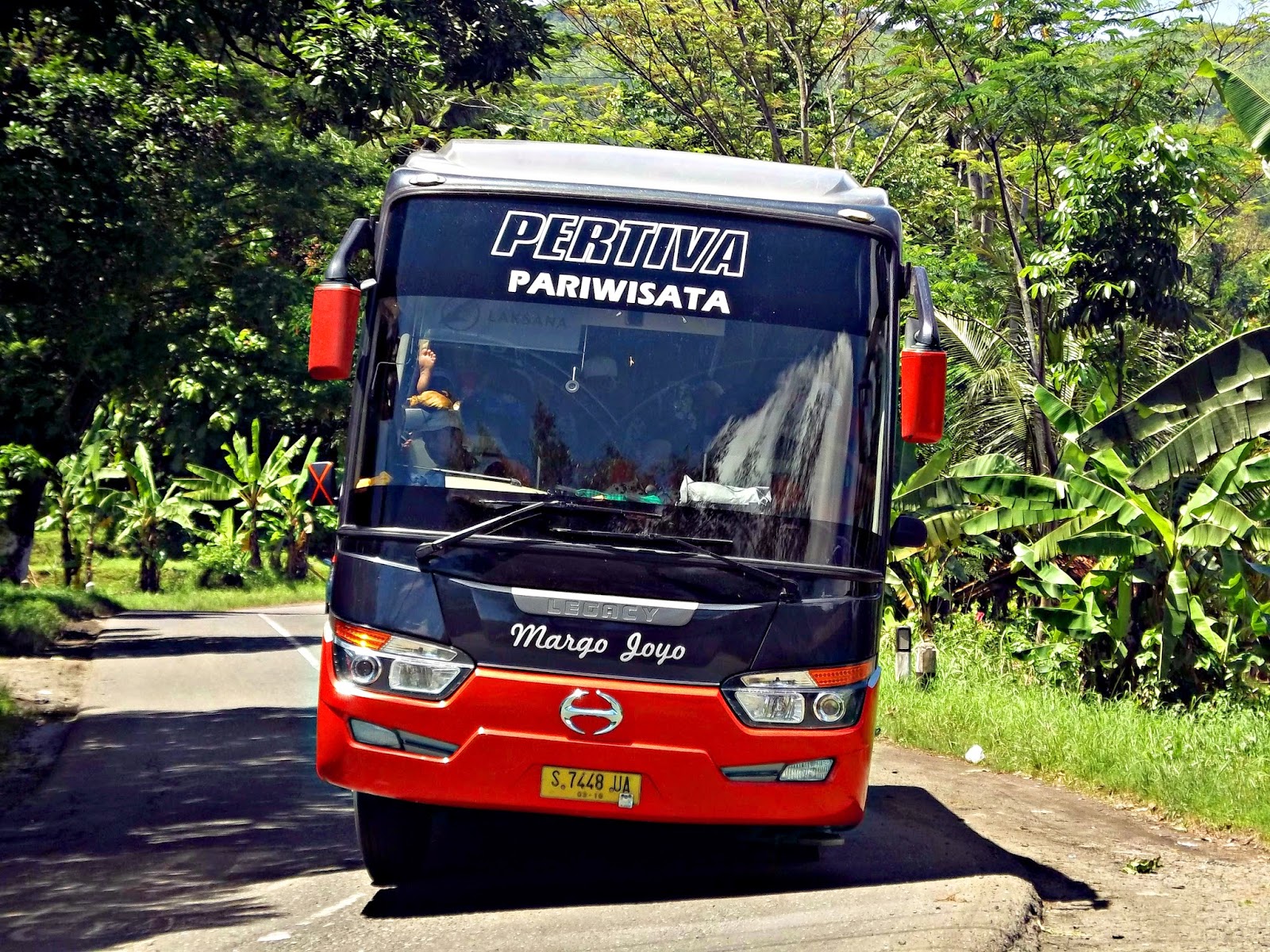 Limited Ceper Bus PLAT R