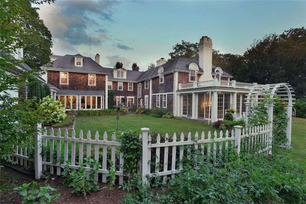 Sweet House Dreams Winnisimet Farms, 1750 Colonial in Tiverton, Rhode