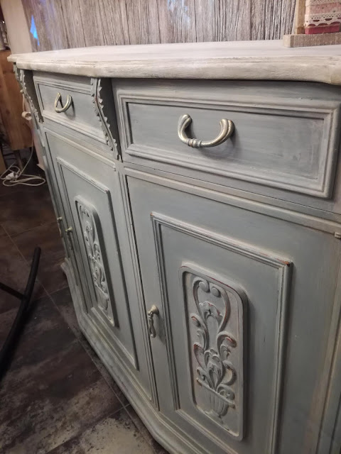 Ένα φοντάνακι θα πάρετε; Το έχω στον μπουφέ! 130 Annie Sloan Greece