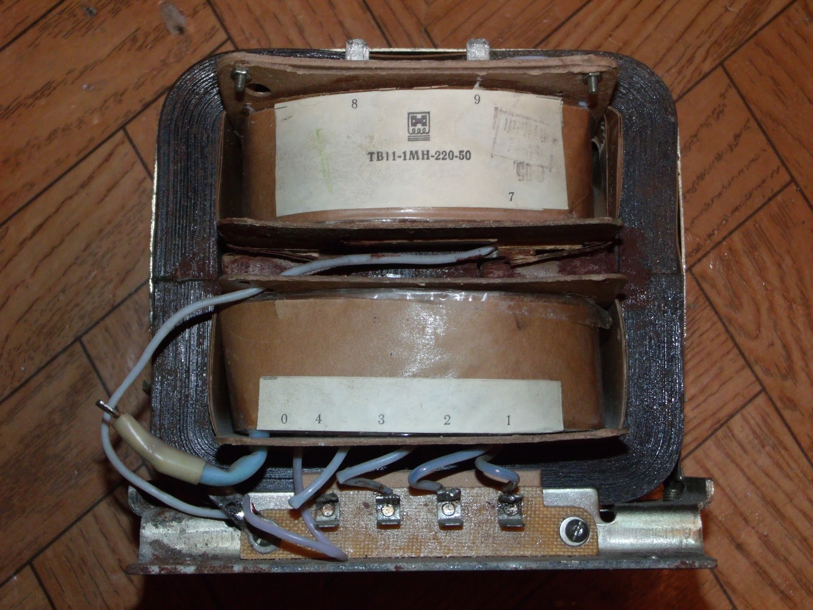 Vef трансформаторы тв-12 тп-12. Трансформатор тв11-1мн-220-50 характеристики. Трансформатор тв1-18-220-400. Трансформатор тв. Трансформатор тв-603m.