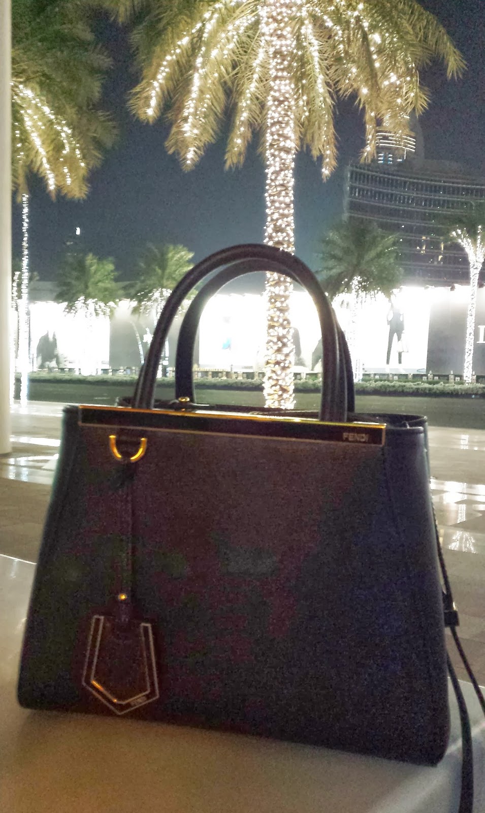 Lavalier Dubai: Real vs. Fake: Fendi 2Jours Petite Leather Shopper