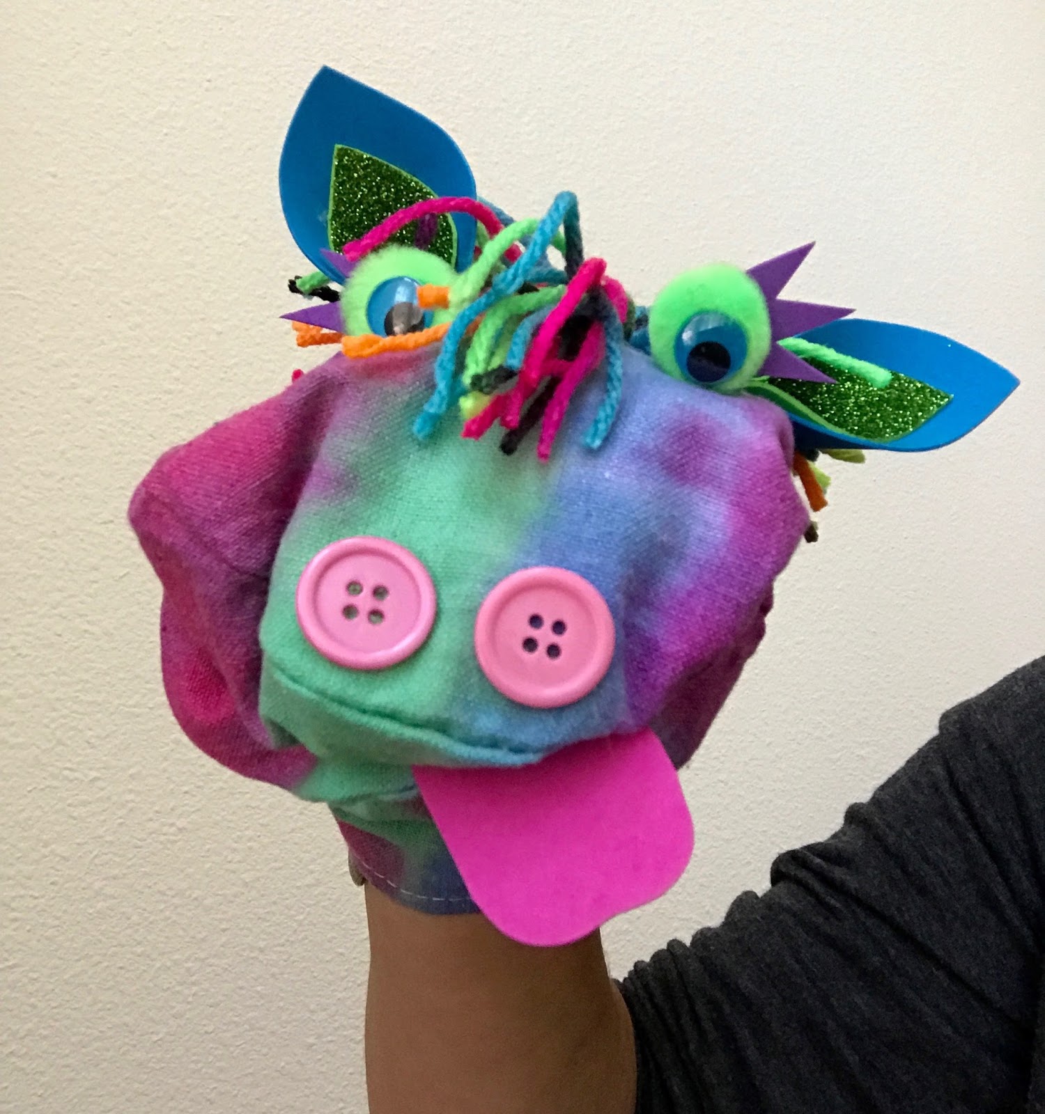 Kathy's Art Project Ideas Tie Dye Hand Puppets DIY