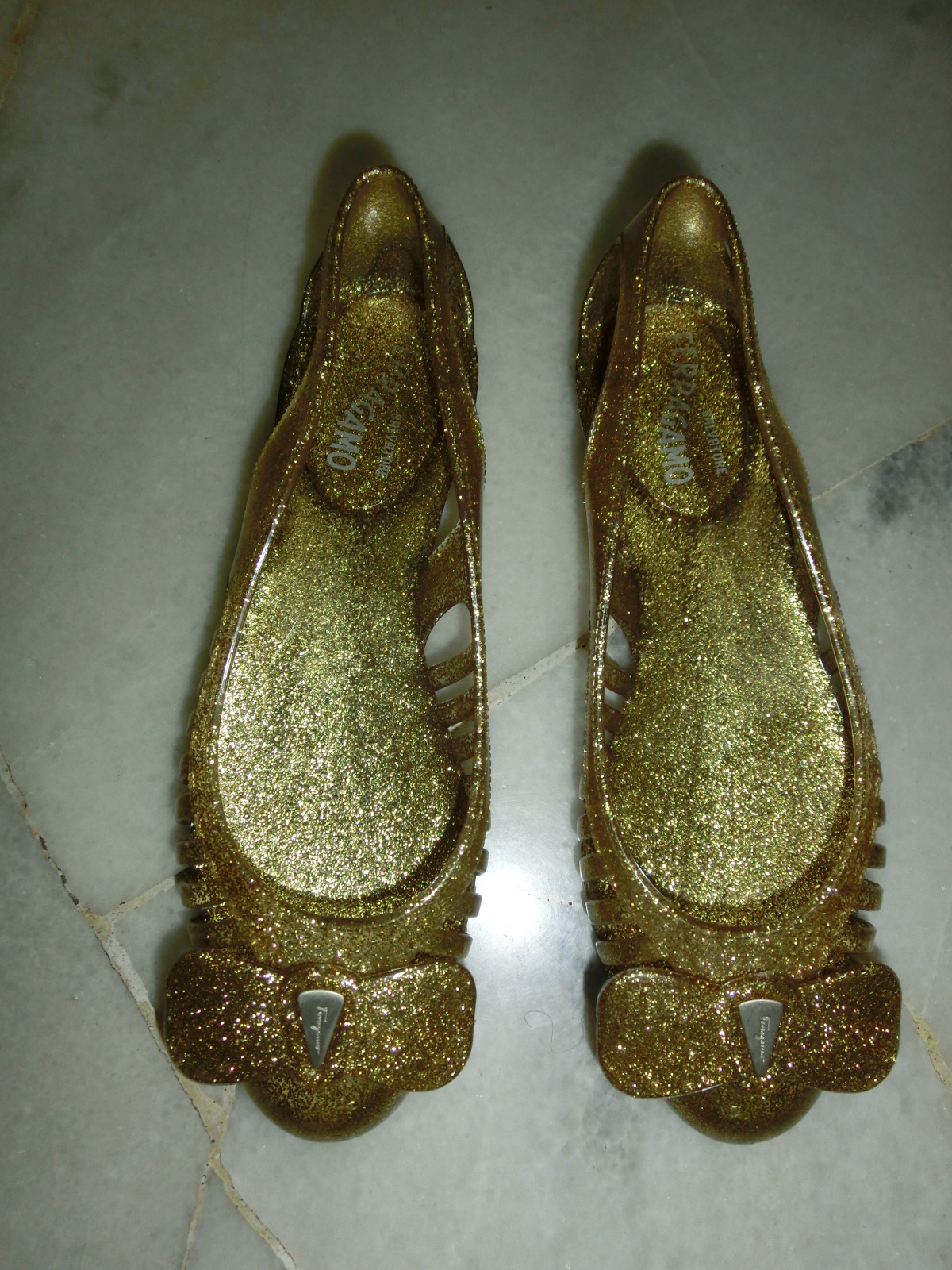 salvatore ferragamo jelly 1 ballerina flats