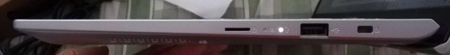 Bagian Kanan ASUS VivoBook Ultra A412D
