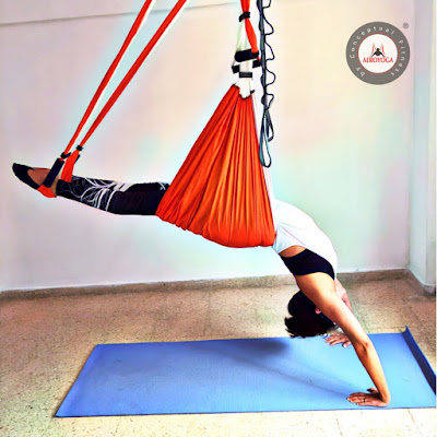 aerial yoga, aeroyoga, air yoga, yoga swing, teacher training, exercice, rafael martinez, fly, flying, suspension,gravity, trapeze, anti, age