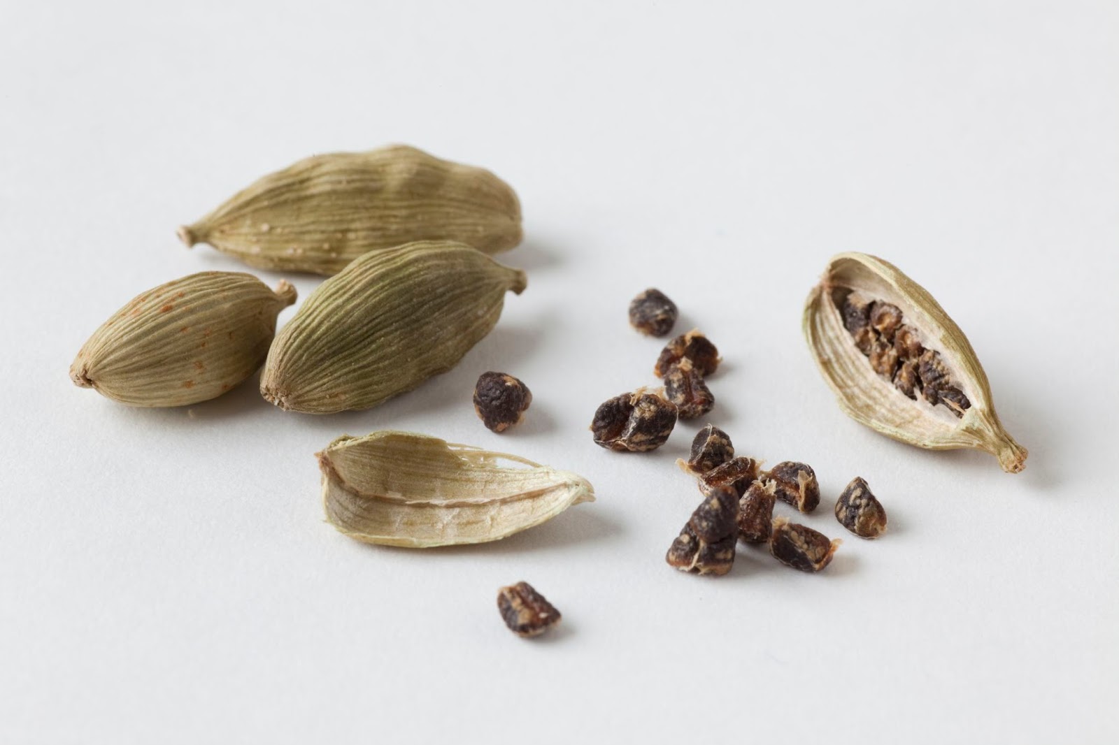 CARDAMOM (ELAICHI) MEDICINAL USES AND VALUES Naattu Marundhu Kadai CBE
