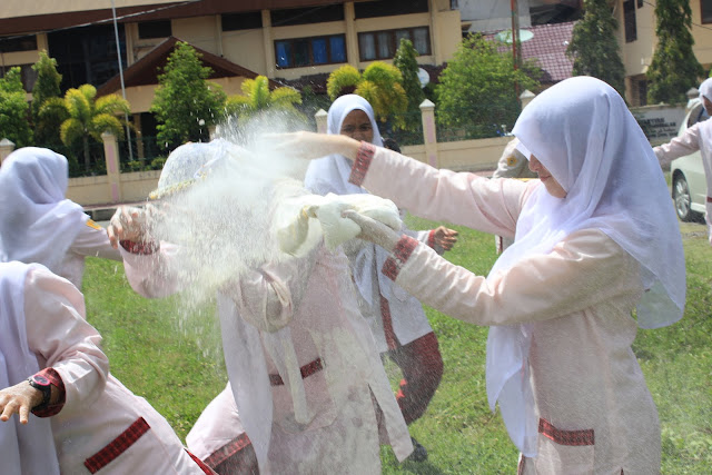 Karena Ulang Tahun Bukan Sebuah Ritual Sesat, Ini Cara Islam Merayakannya!