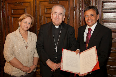 Emmir Nogueira, Cardeal Stanislau Rilko e Moysés Azevedo com o Decreto Pontifício em mãos