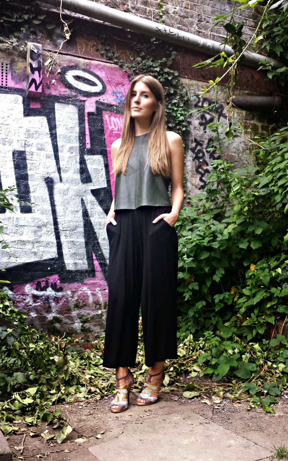 Outfit: Culottes, leather top and statement heels | Style Trunk