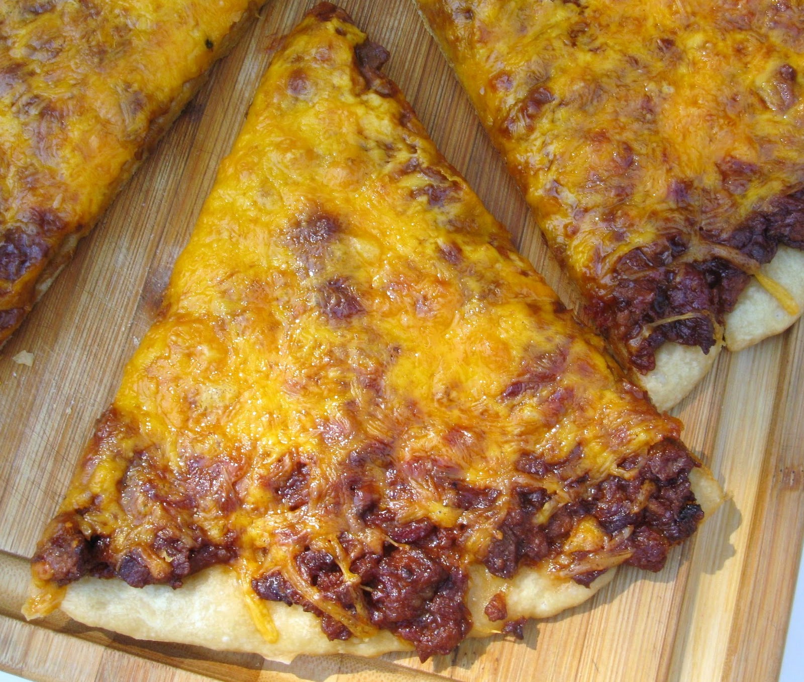 Easy and Quick BBQ Beef Pizza {And Game Day Foods}