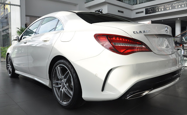 Đèn hậu LED Mercedes CLA 250 4MATIC 2019 Đèn hậu dạng LED trên Mercedes CLA 250 4MATIC 2019 thiết kế sắc cạnh