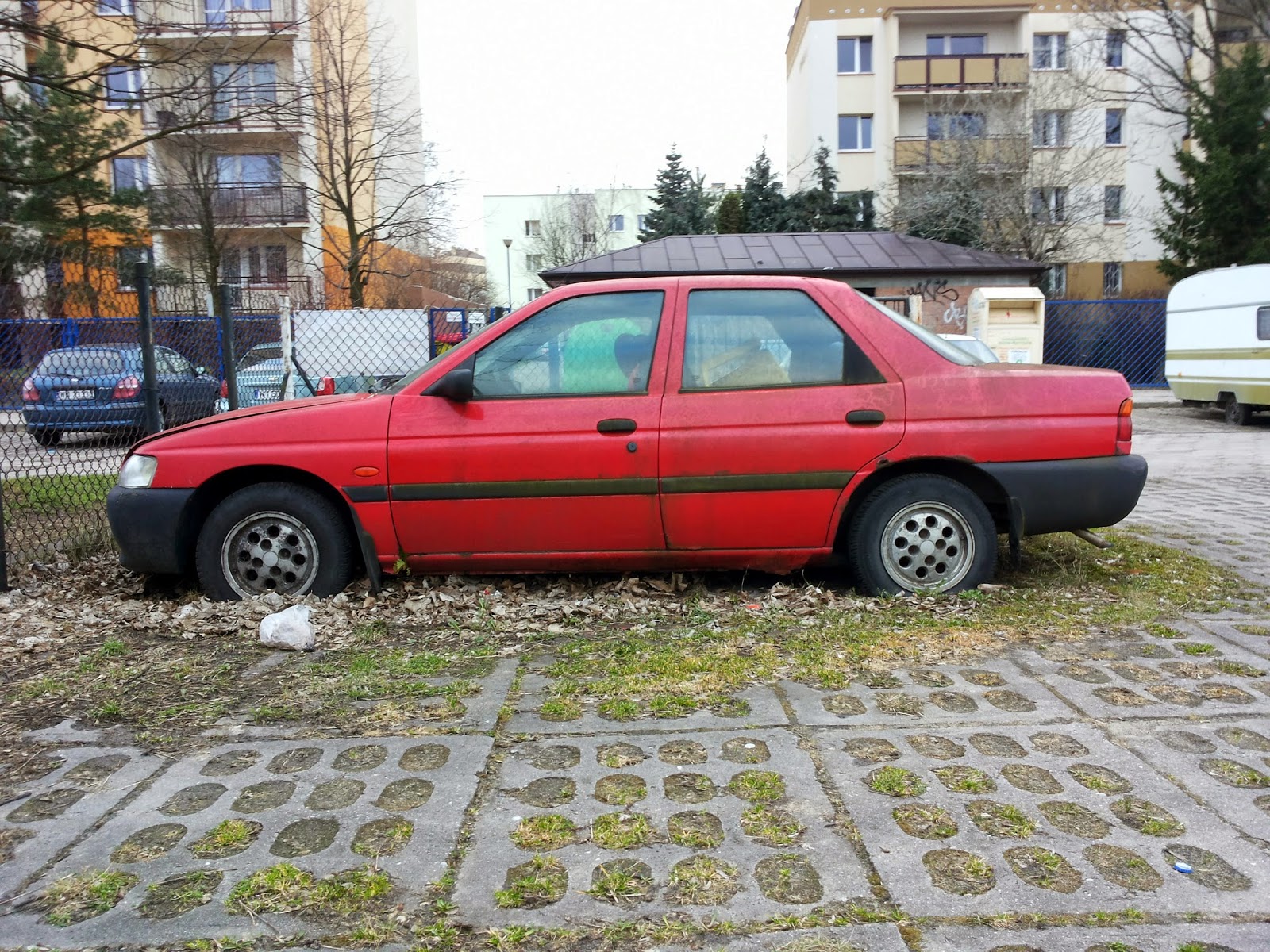 Old Parked Cars Warsaw Jest już za późno 1995 Ford
