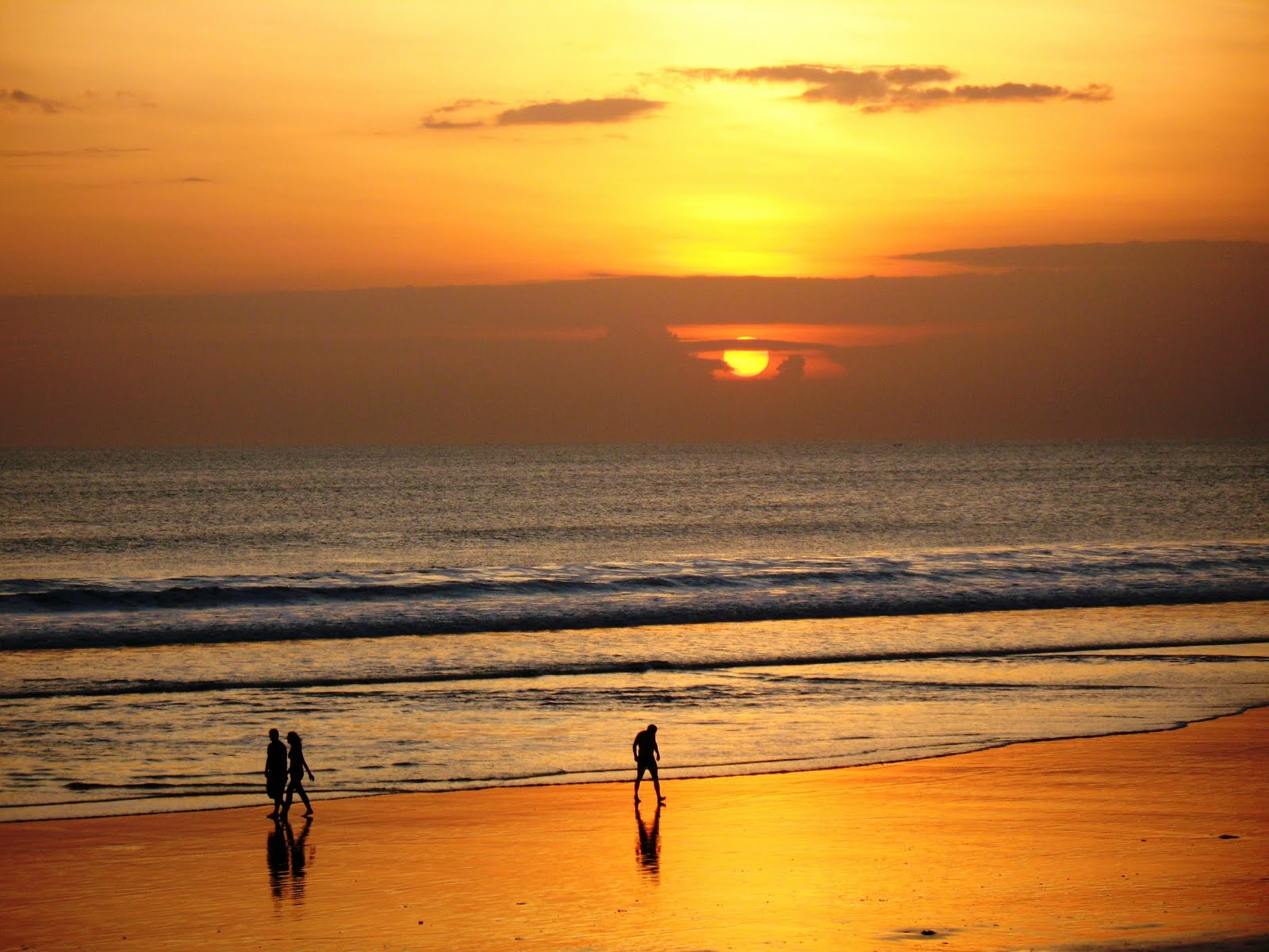 Objek / Tempat Wisata, Tour dan Informasi Bali : Pemandangan Sunset di