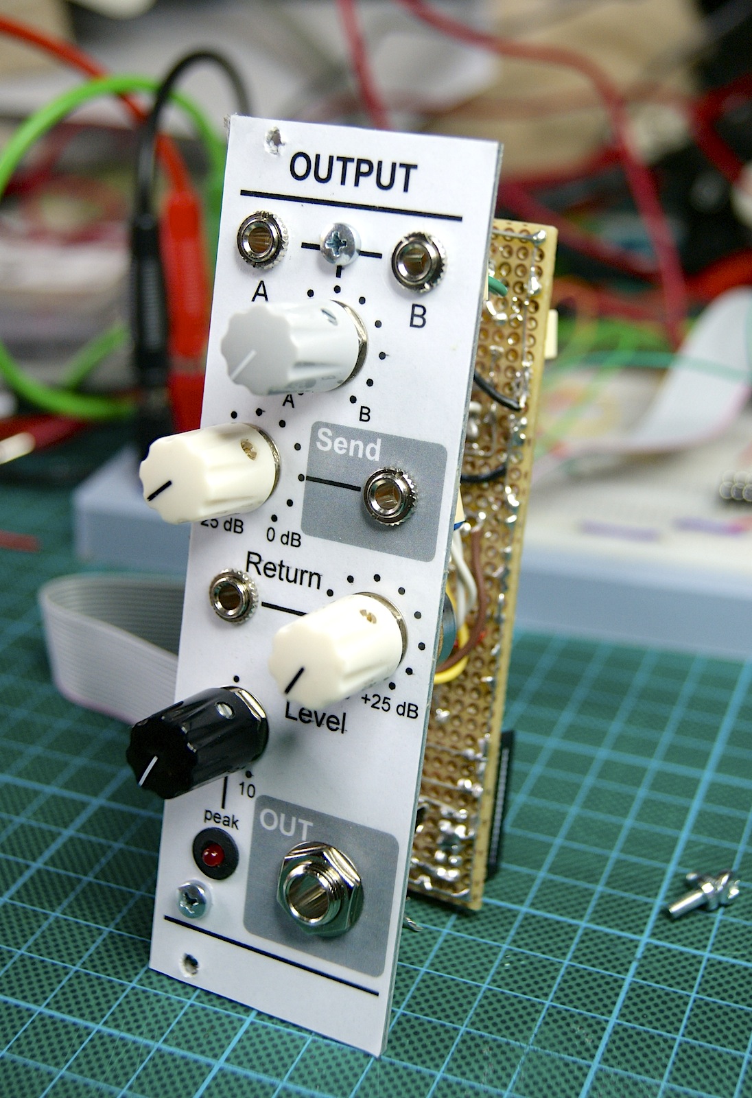 Growing your modular synthesizer for dummies Output