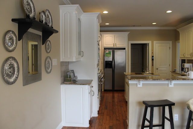 neutral kitchen-granite-stainless
