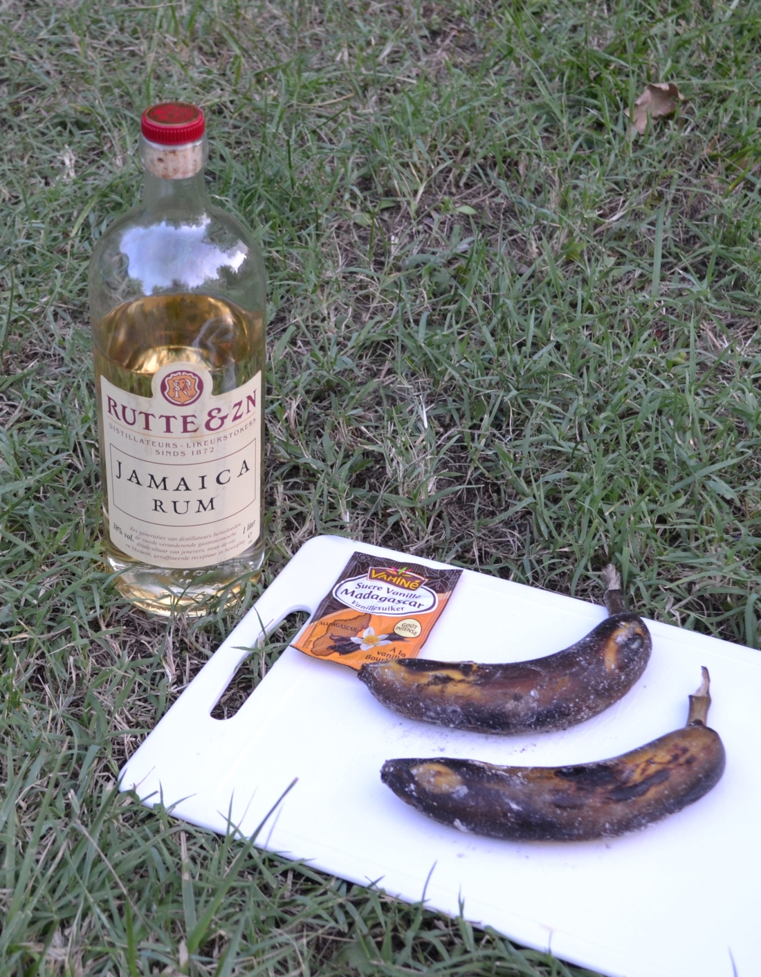 Duizenden1dag: Barbecue: bananen met rum en vanillesuiker