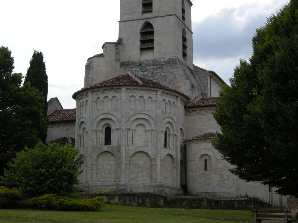 Balades dans les Charentes L'église de BourgCharente