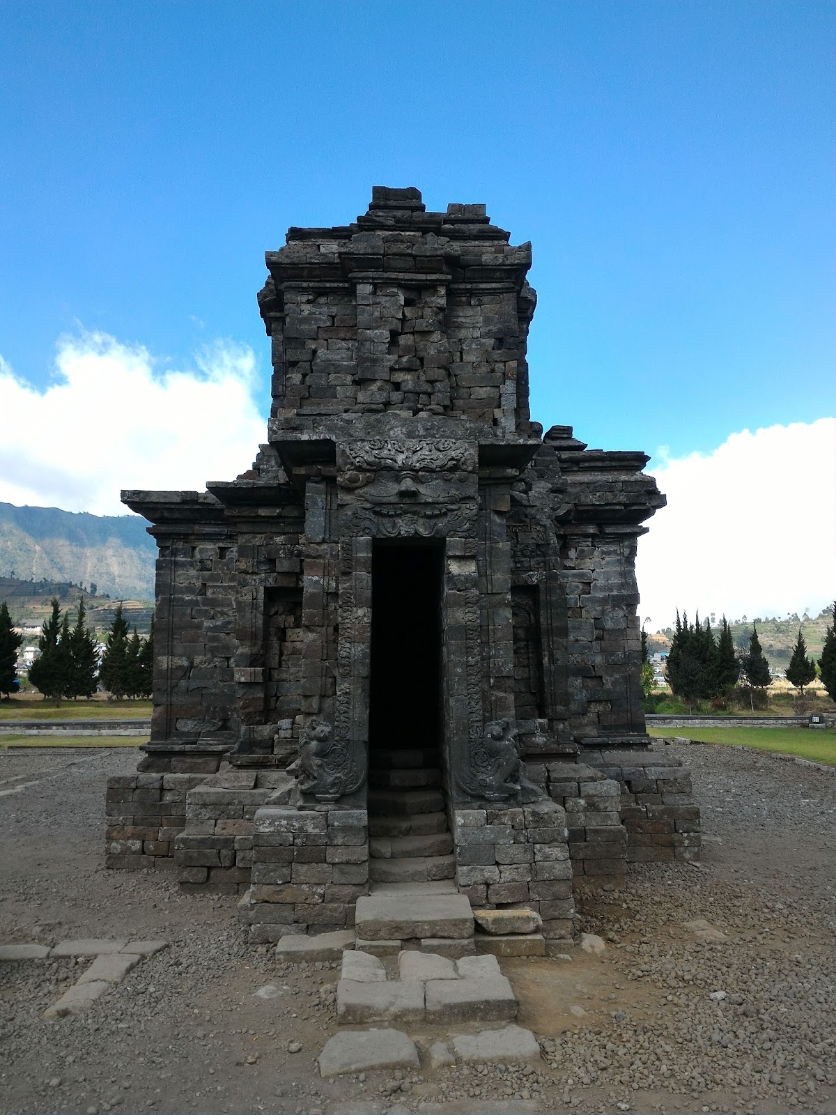 Candi Sembadra Dieng | Sebuah Catatan Petualangan