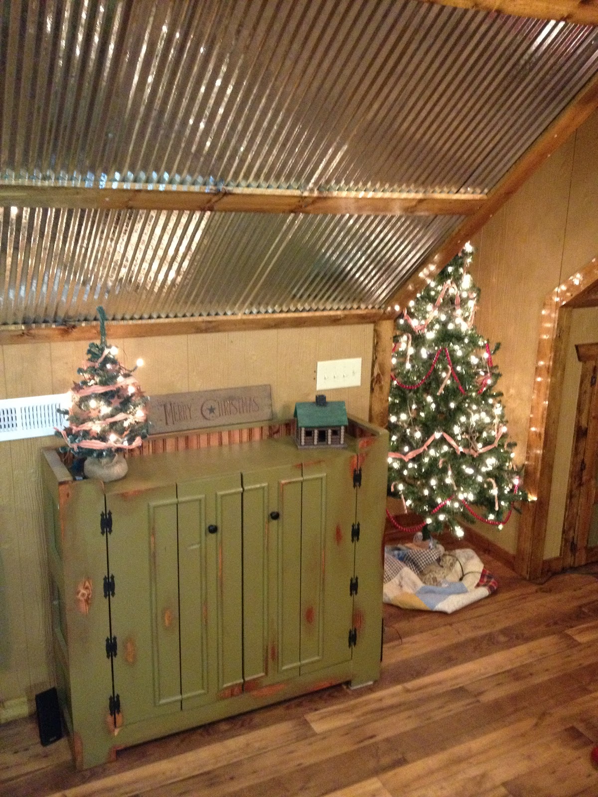 Country Girl at Home ♥ A Cozy Christmas Tour (The Cedar Loft) ♥
