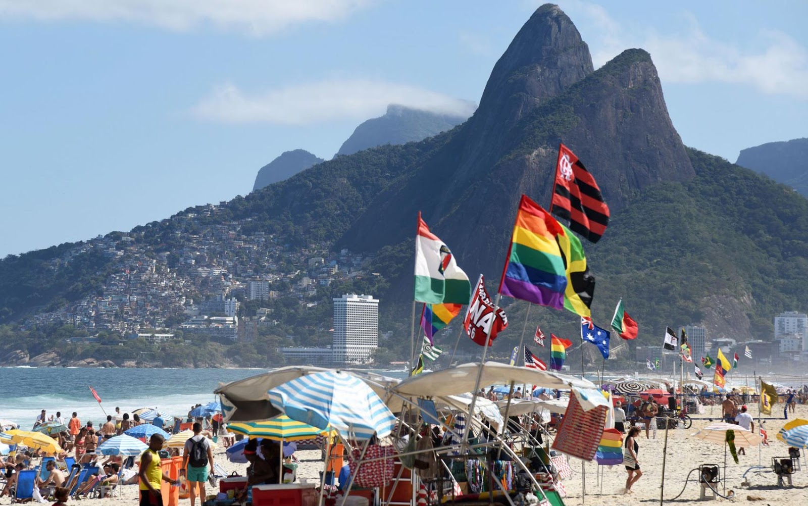 Rio recebe troféu de melhor destino de praia LGBT da América Latina Rio recebe troféu de melhor destino de praia LGBT da América Latina