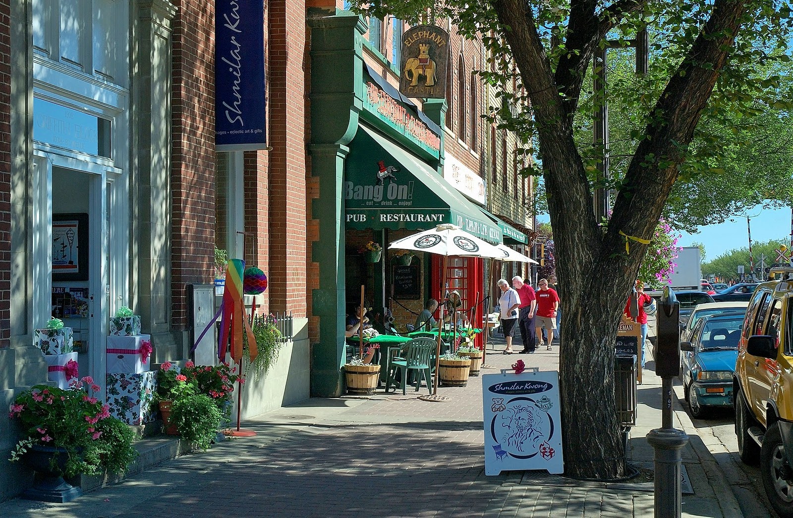 A Pleasury of... ALines and BLines Whyte Avenue Transforms Into