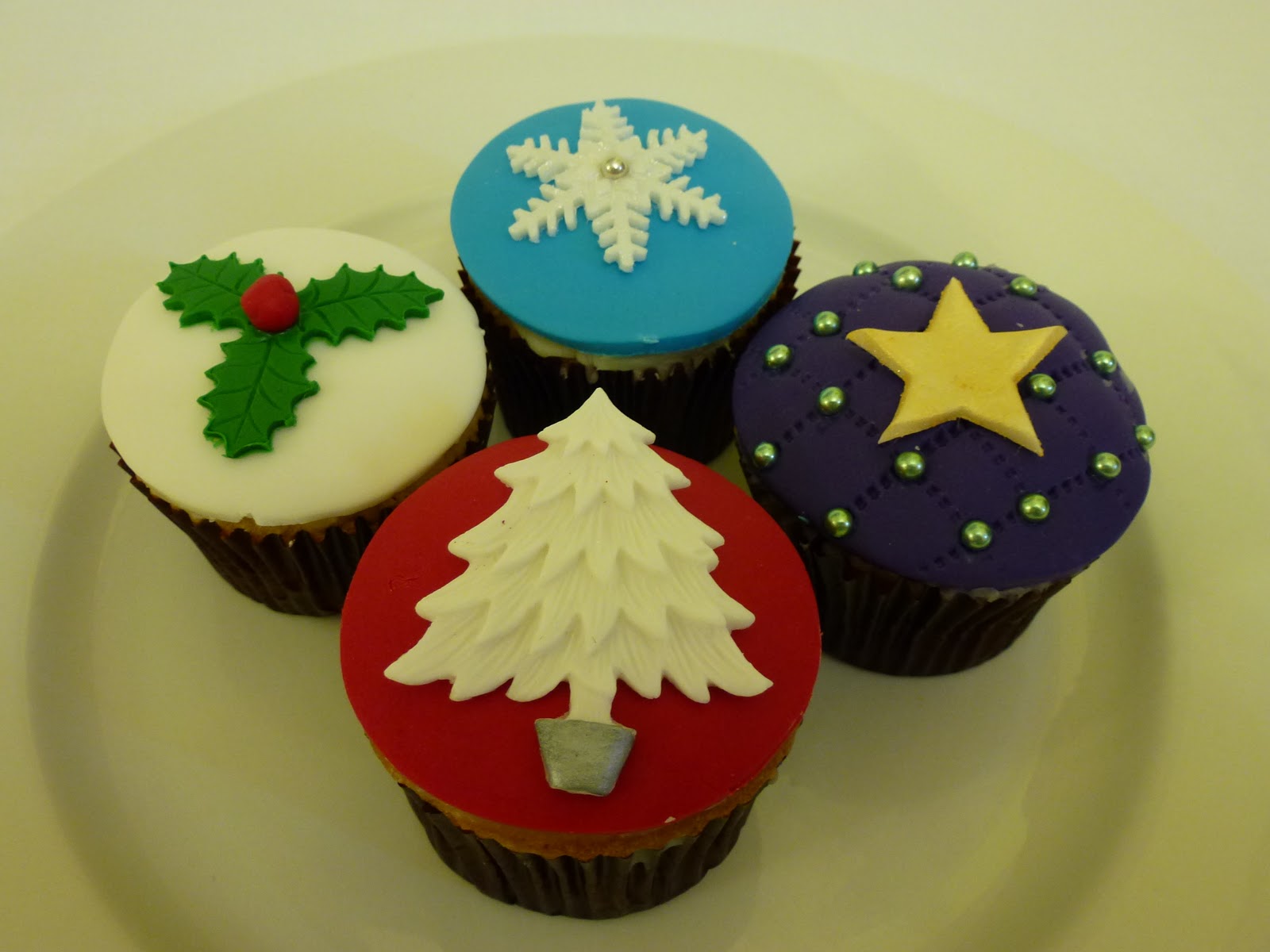 Cakes and Other Delights: December 2011