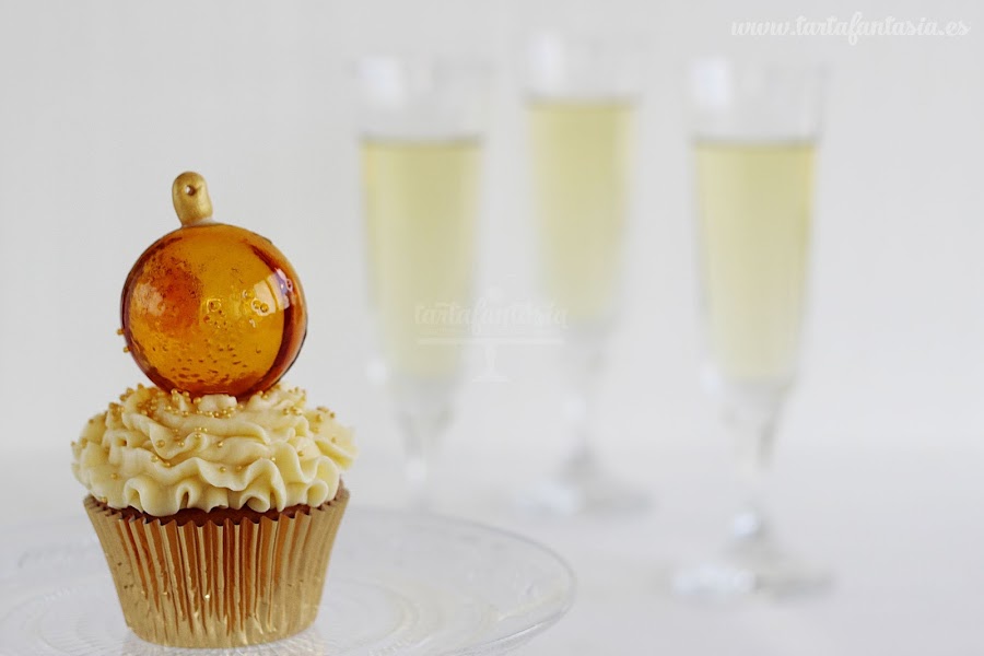 Cupcake de Navidad con bola de cristal comestible