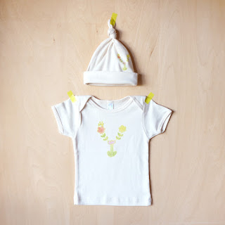 かわいい出産祝い,お名前入り,お名前プリント,オリジナル出産祝い,オーガニックコットン100%,かわいい,北欧,ベビー服,ベビーTシャツ