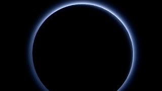 Pluto - Planeti Qiell Kaltër dhe Ujë të Akullt