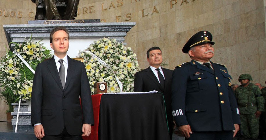 Presente Manuel Velasco en homenaje póstumo al General Absalón