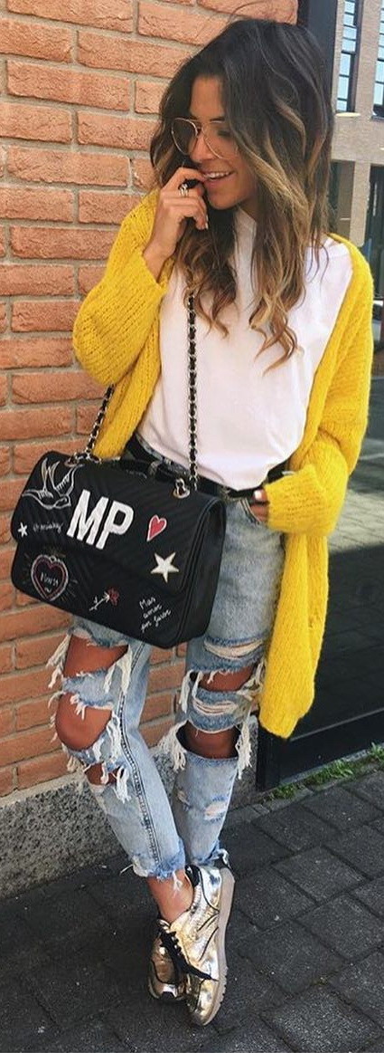 what to wear with an yellow knit cardi : white tee + bag + boyfriend jeans + sneakers