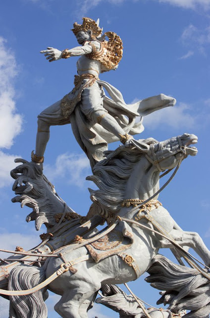 Indonesia As I "See": Patung of Satria Gatotkaca at International