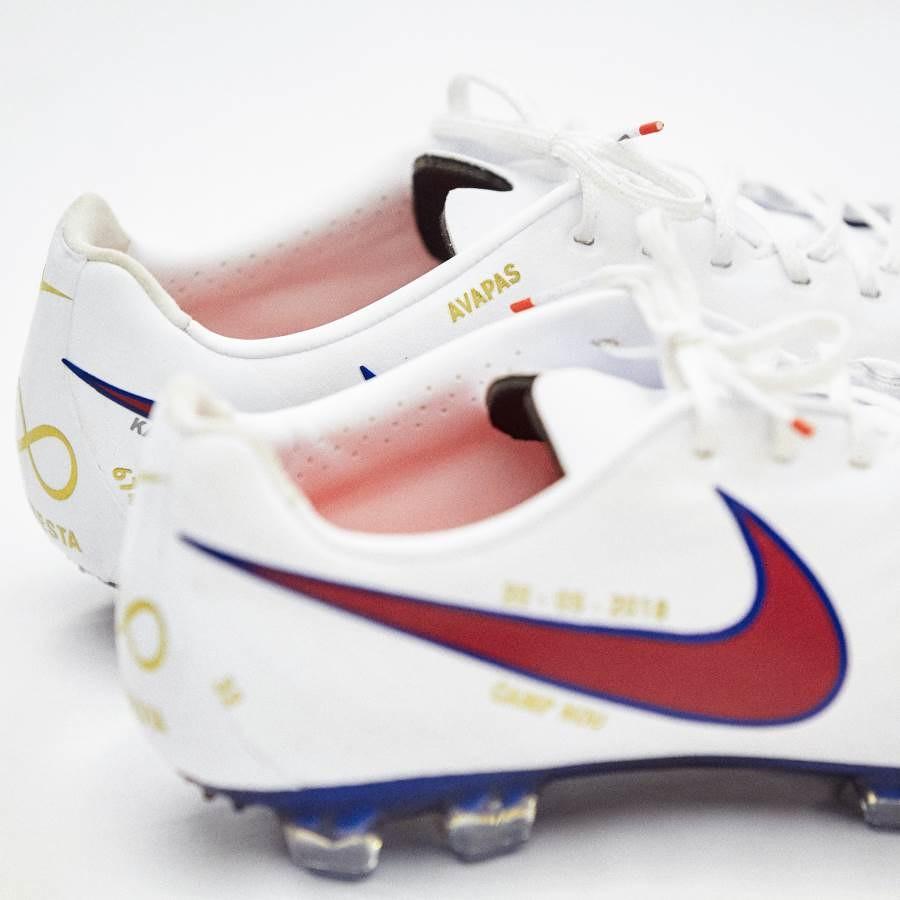 iniesta nike boots