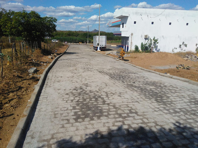 Obras de Calçamento na Zona Rural em Riacho dos Cavalos,seguem em bom rítmo