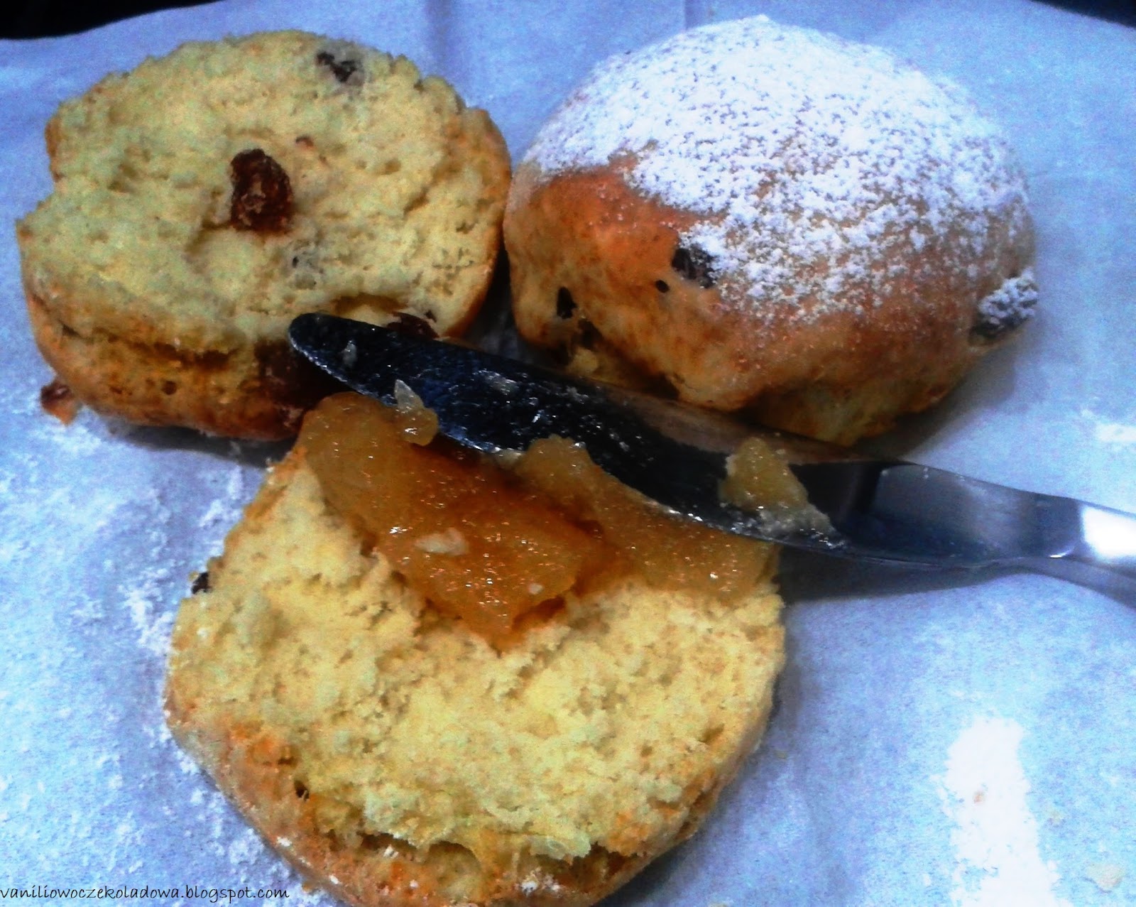Scones Proste Puszyste Buleczki Na Maslance Z Rodzynkami Kulinaria Zblogowani