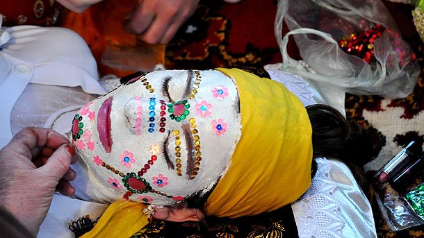 BULGARIA, TIERRA MÁGICA: LAS NOVIAS BULGARAS MUSULMANAS DE LOS RODOPES