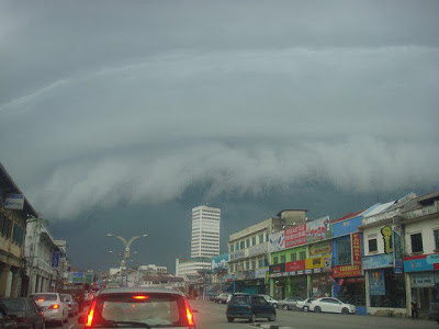 Kelihatan Tsunami Awan Di Langit Johor