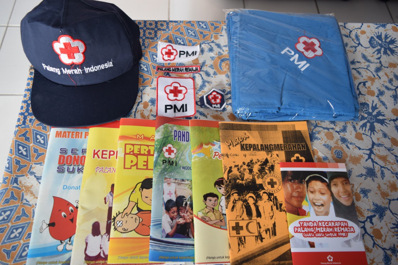 Desain Topi PMR Wira dan Madya warna apa yang benar