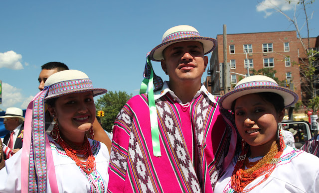 imagenes del desfile ecuatoriano de Queens New York