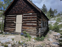This cute Cabin on the North East Corner of Lake Mary has lots of wild flowers around it.  The trail to the North side and on to Twin Lakes goes in front of the cabin.  There used to be a trail on the east side of the cabin that also went to Twin lakes, but I think it is washed out now.