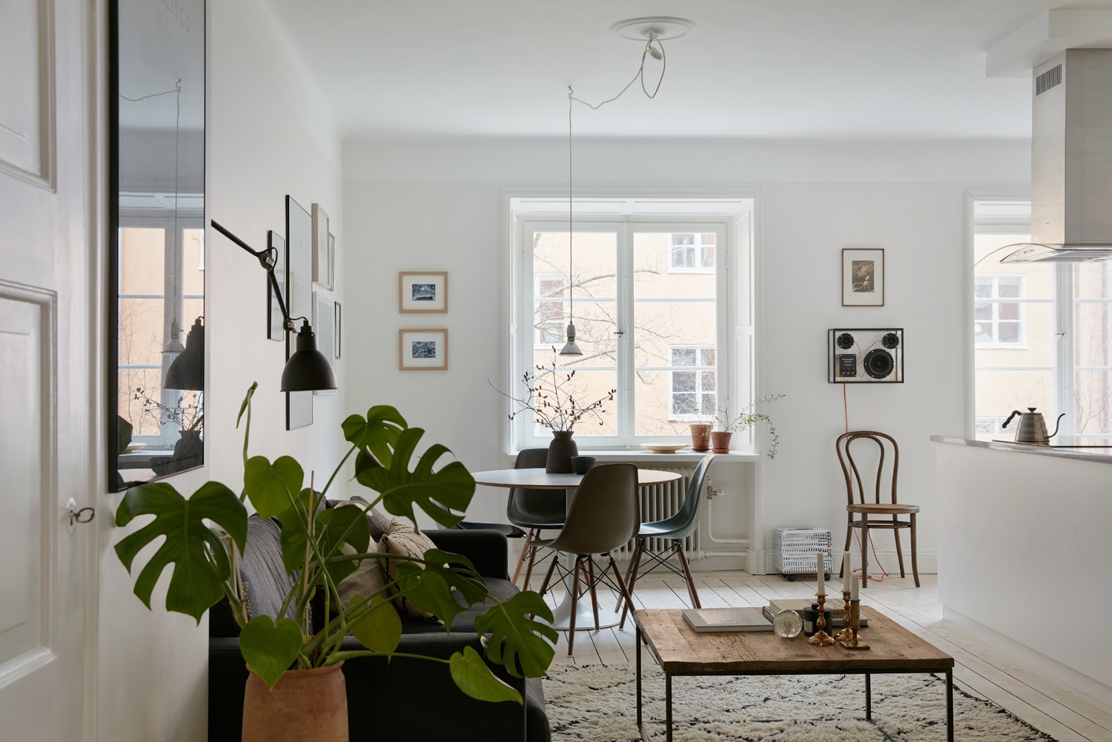 View of 35 Scandinavian Interior Ideas That Redefine Minimalist Style with Cozy ...