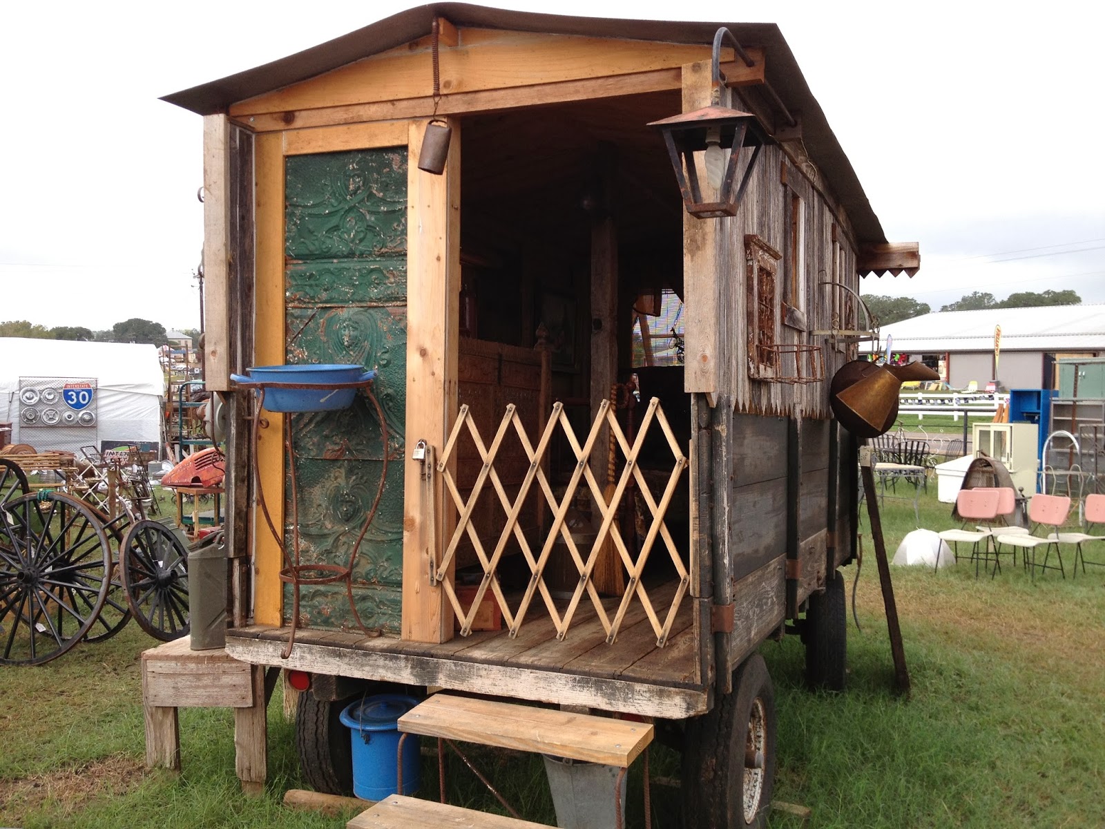 Thrifty Farmer's Wife Flea market madness in Warrenton, TX