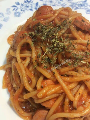 Espaguetis Con Tomate Y Salchichas Frankfurt 
