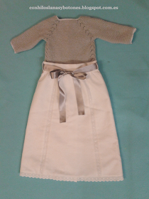 Con hilos, lanas y botones: Jubón gris primera puesta con faldón