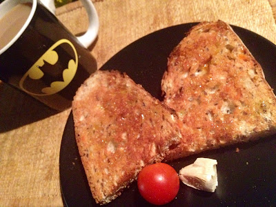 Tostadas con tomate y café en mi taza de Batman ¡la de Neupic! - Batman - Neupic - Receta - el gastrónomo - el troblogdita - ÁlvaroGP