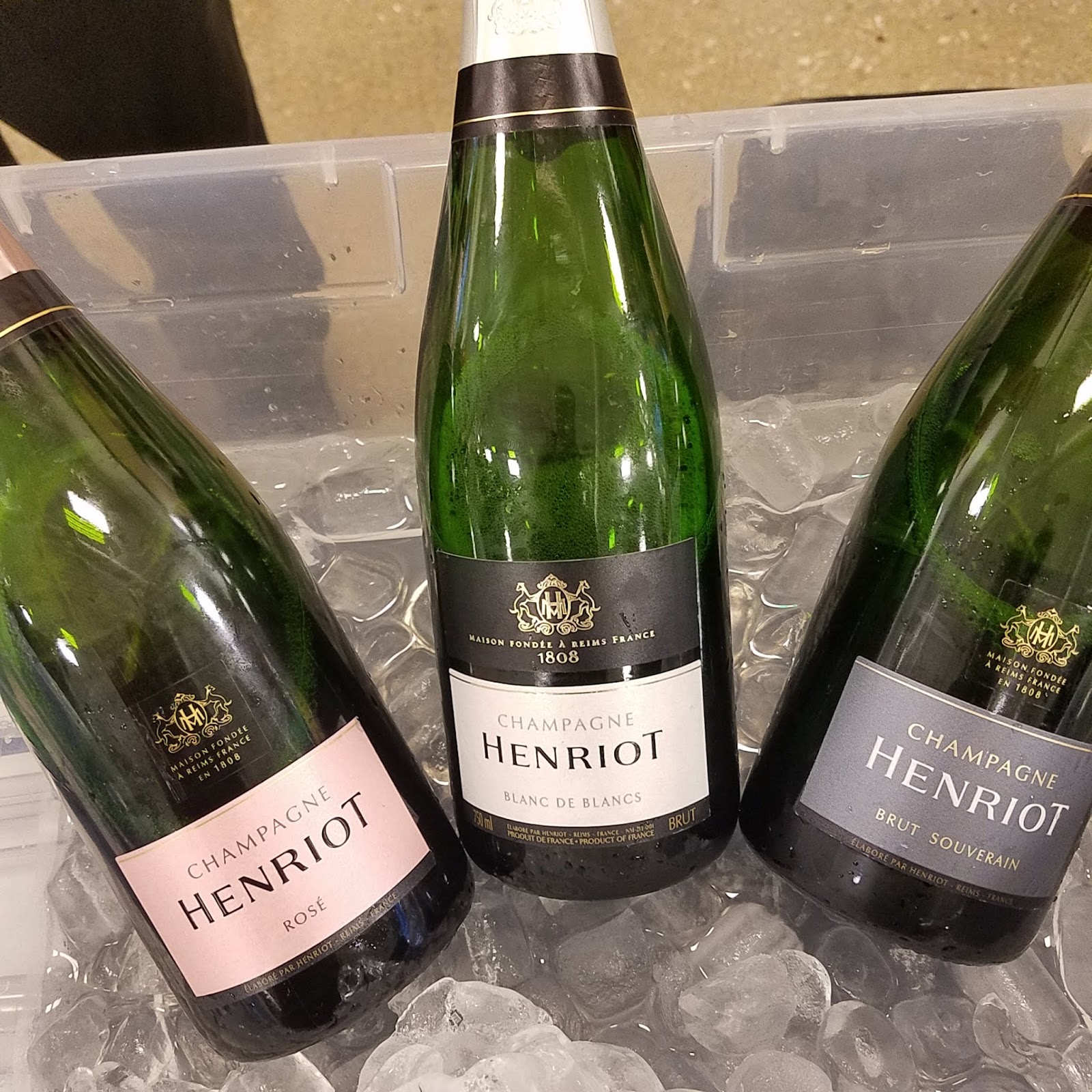 dwightthewinedoctor BINNY'S OAK BROOK PRESENTS A HOLIDAY CHAMPAGNE