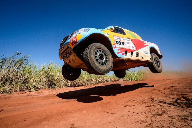 Divino Fogão renova patrocínio ao Rally dos Sertões por mais dois anos Divino Fogão renova patrocínio ao Rally dos Sertões por mais dois anos