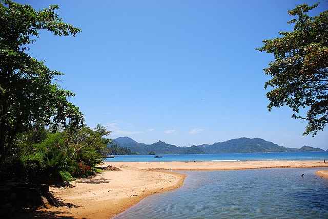 Pantai Carolina Padang
